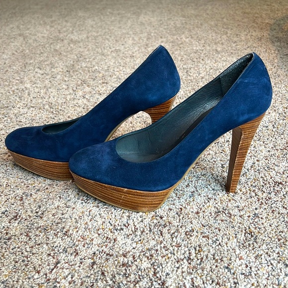 Stuart Weitzman Navy Blue Platform heels, size 8.5. - Picture 2 of 5